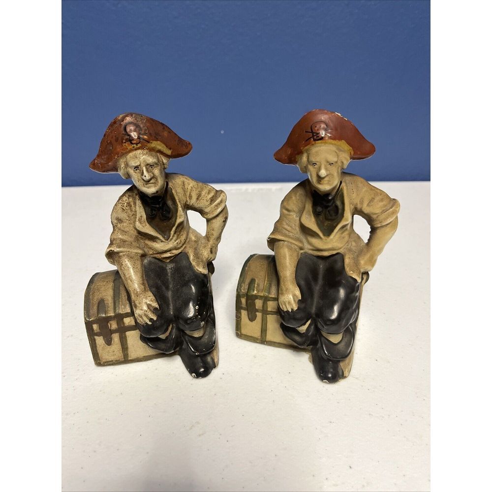 ANTIQUE HUBLEY TREASURE CHEST  PIRATE NAUTICAL CAST IRON  BOOKENDS